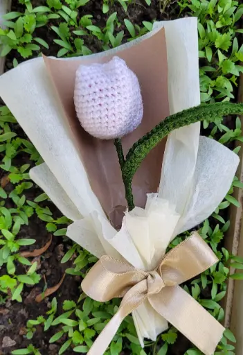 White tulip bouquet 