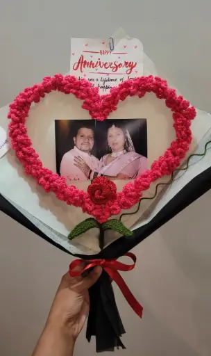 Heartfelt Anniversary bouquet